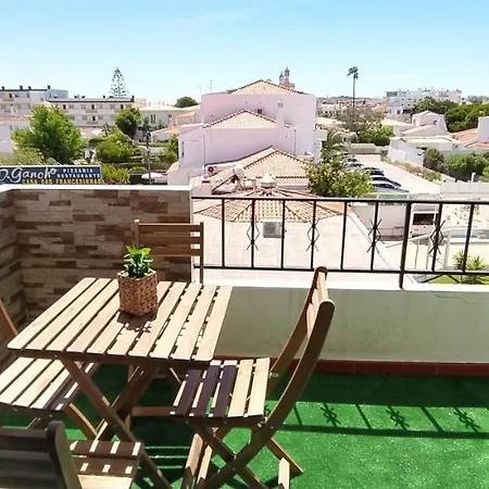 Bel Appartement: Coeur D'albufeira Près De Oura *