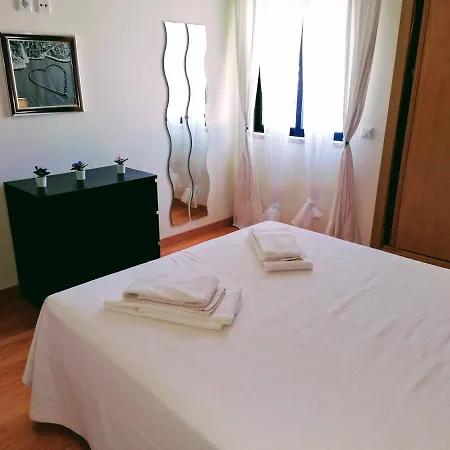 Apartment Bel Appartement: Coeur D'albufeira Près De Oura *