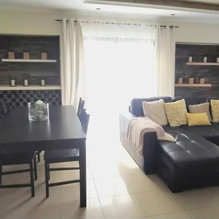 Bel Appartement: Coeur D'albufeira Près De Oura *
