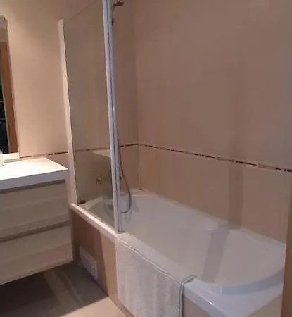 Bel Appartement: Coeur D'albufeira Près De Oura