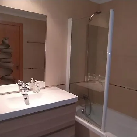 Bel Appartement: Coeur D'albufeira Près De Oura * Albufeira
