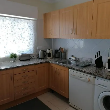 Apartment Bel Appartement: Coeur D'albufeira Près De Oura Albufeira